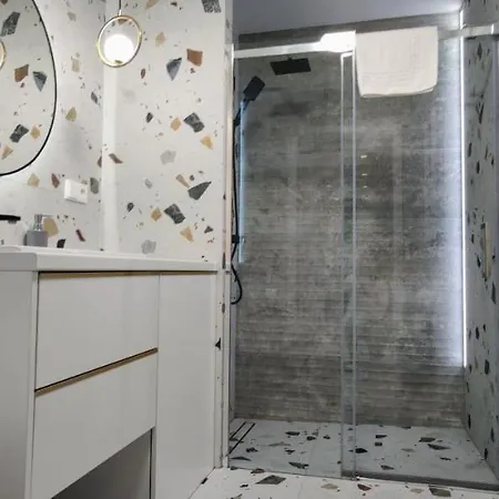 Westin House 312 아파트 *